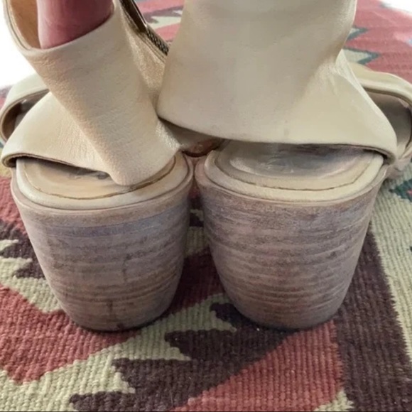 P. Monjo Selina Beige Sandals. Made in Spain. Size 38 - Picture 8 of 9